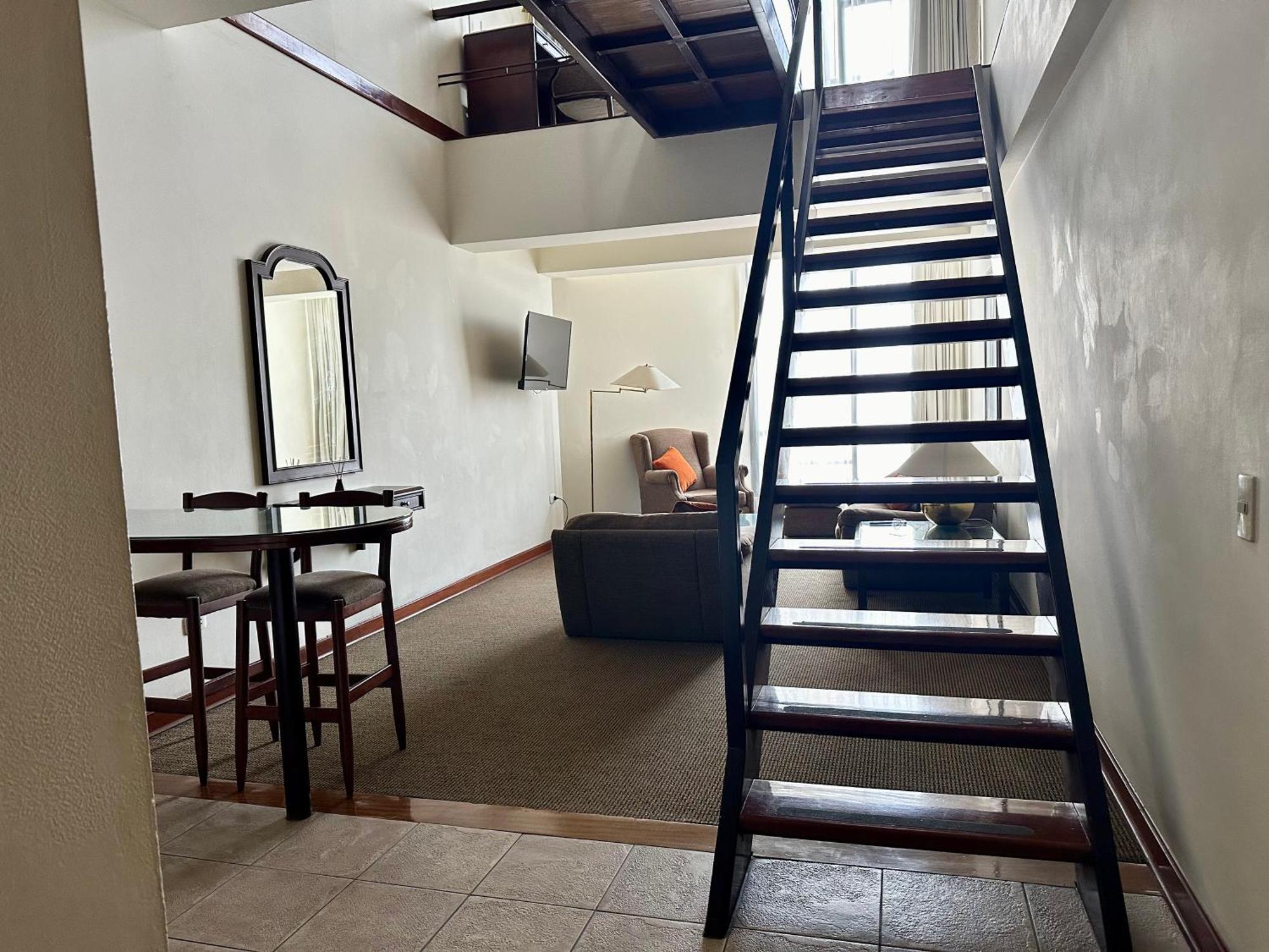 Duplex Vintage En El Corazon De Miraflores Лима Екстериор снимка